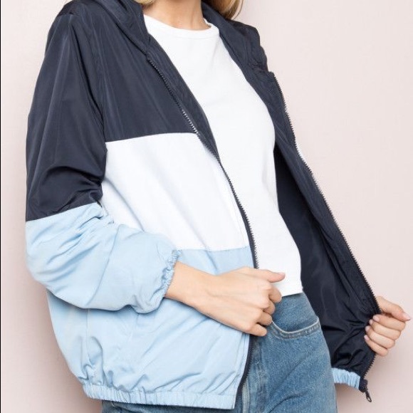 Brandy Melville Blue Stripped Krissy Jacket - Picture 1 of 2